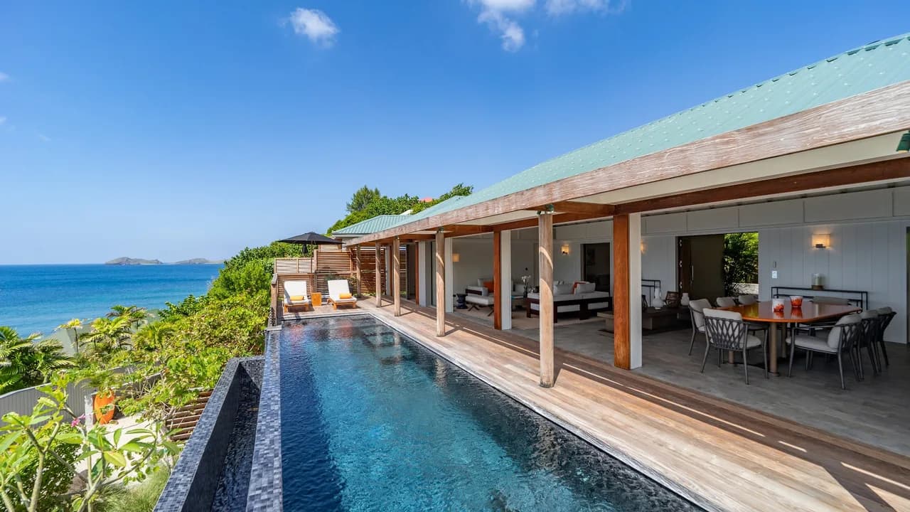 Splendid Villa Decorated with Refinement photo 2