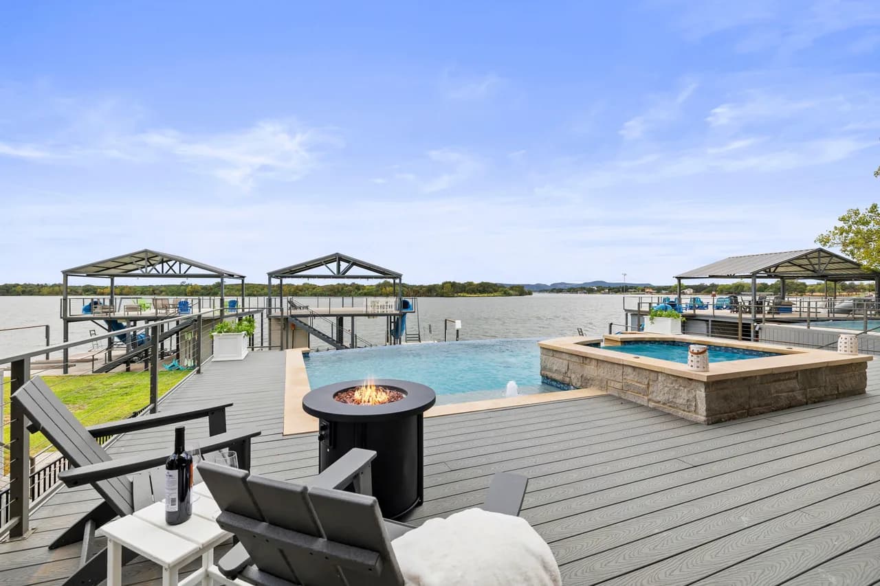 Ruhige Villa am Seeufer in Austin, Foto 2