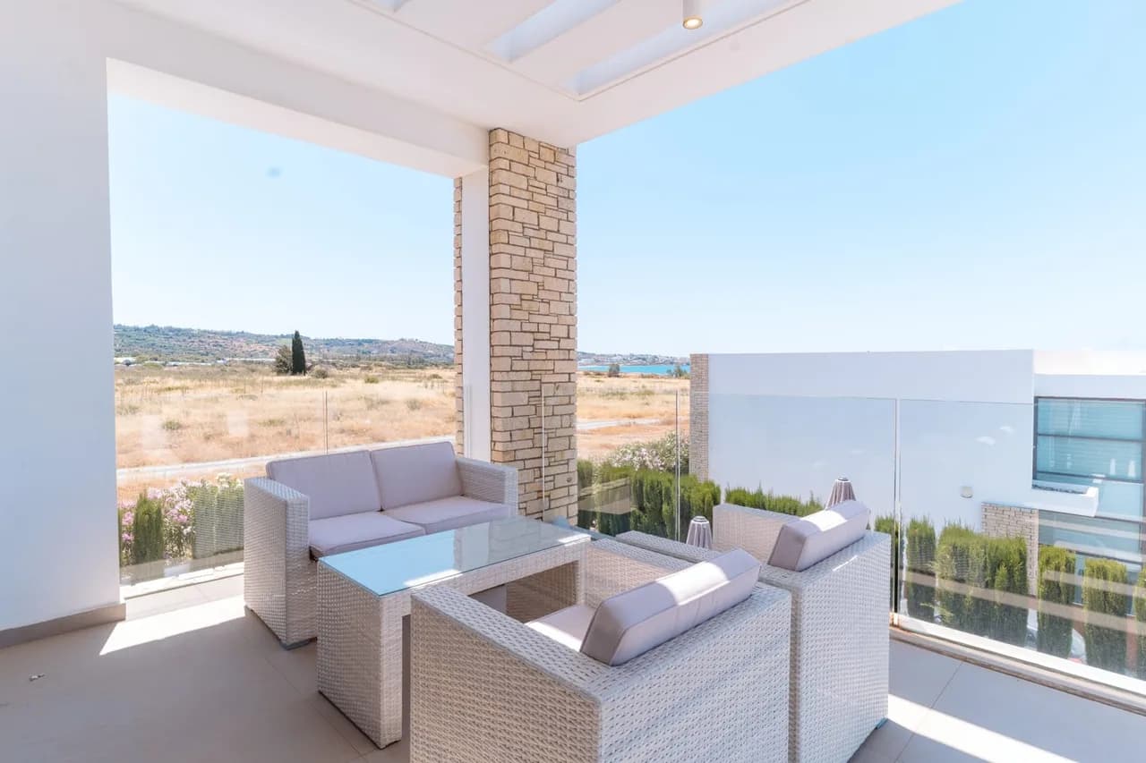 Grandiose Villa neben dem lebhaften Coral Bay, Foto 2