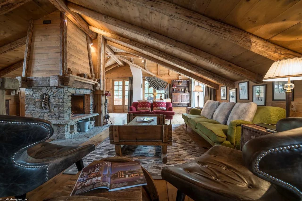 Magnificent Duplex With Antique Interiors photo 2