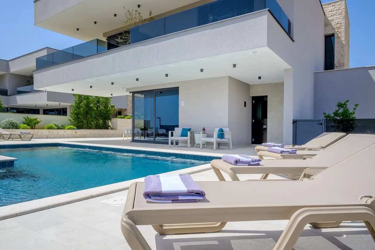 Contemporary Villa Close to the Beach photo 3
