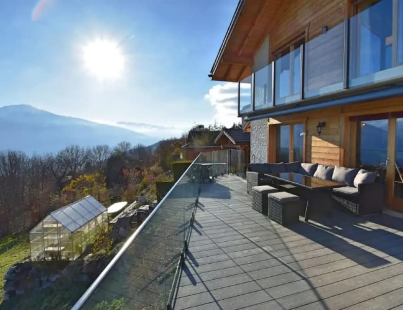 Chalet with Breathtaking Valley View