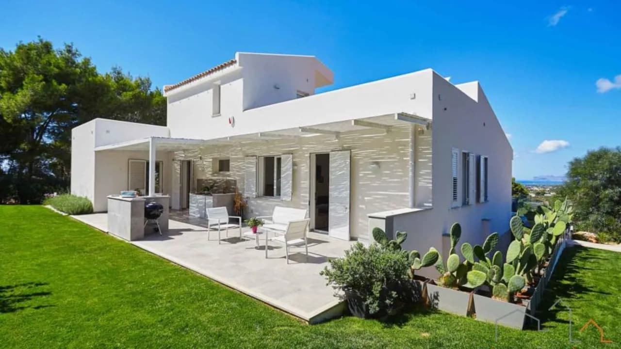 Stylish Villa with Panoramic Views photo 4