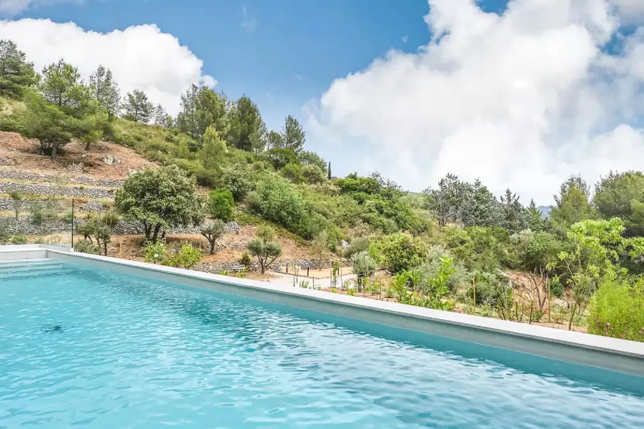 Große moderne Villa mit privatem Außenpool, Foto 2