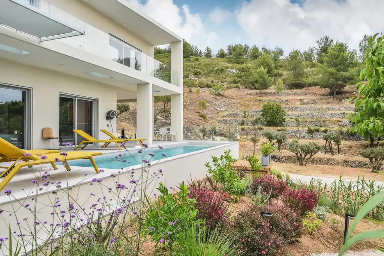 Große moderne Villa mit privatem Außenpool, Foto 3