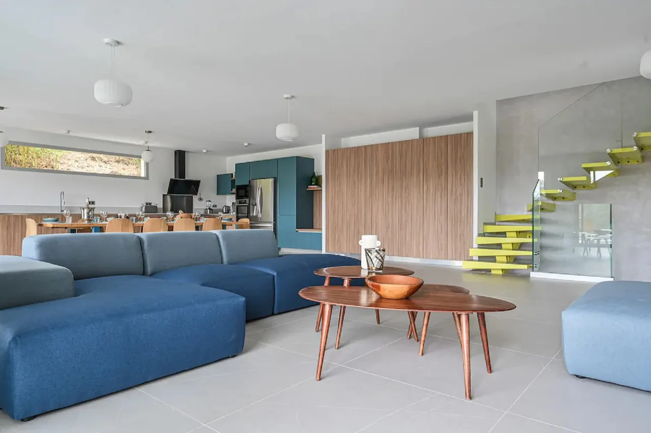Große moderne Villa mit privatem Außenpool, Foto 5