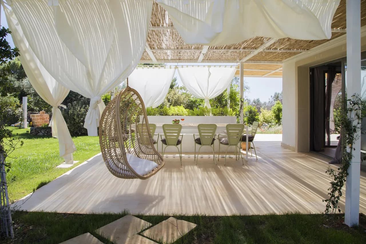 Beautiful Villa Surrounded by Green Space photo 2