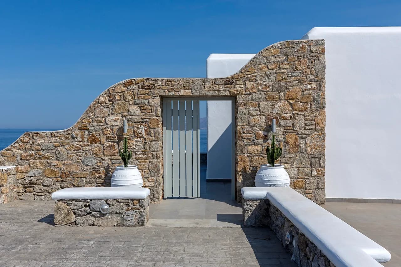 ATEMBERAUBENDE MYKONISCHE VILLA MIT POOL
