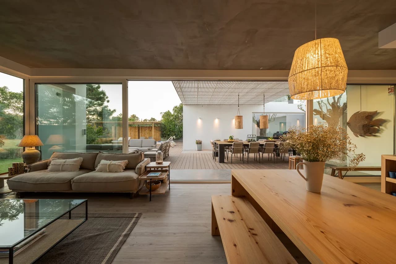 Moderne Luxusvilla mit Außenpool, Foto 4