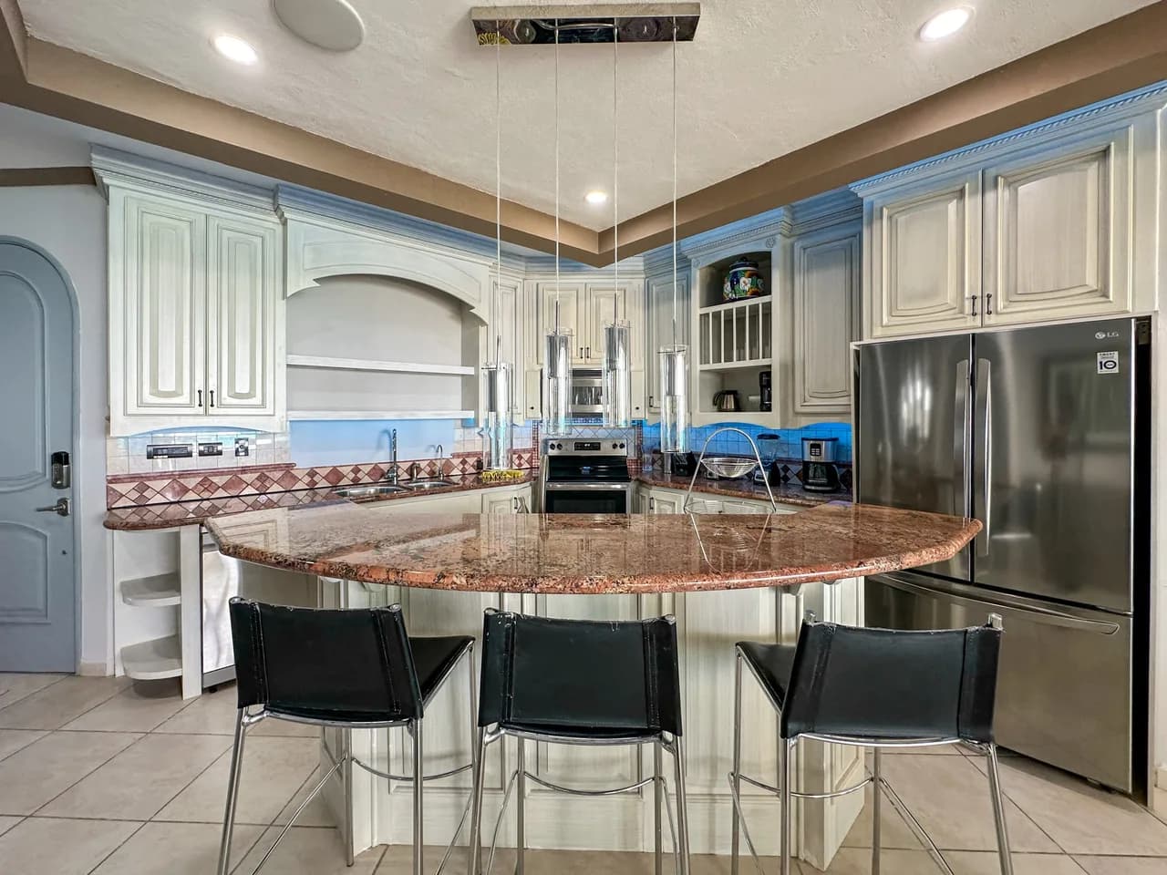  2BR Beachfront Condo on Sandy Beach #703 photo 4