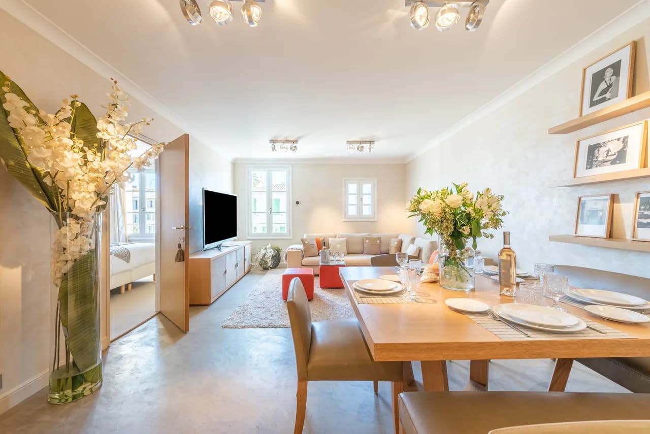Luxuriöses möbliertes Apartment in idealer Lage, Foto 2