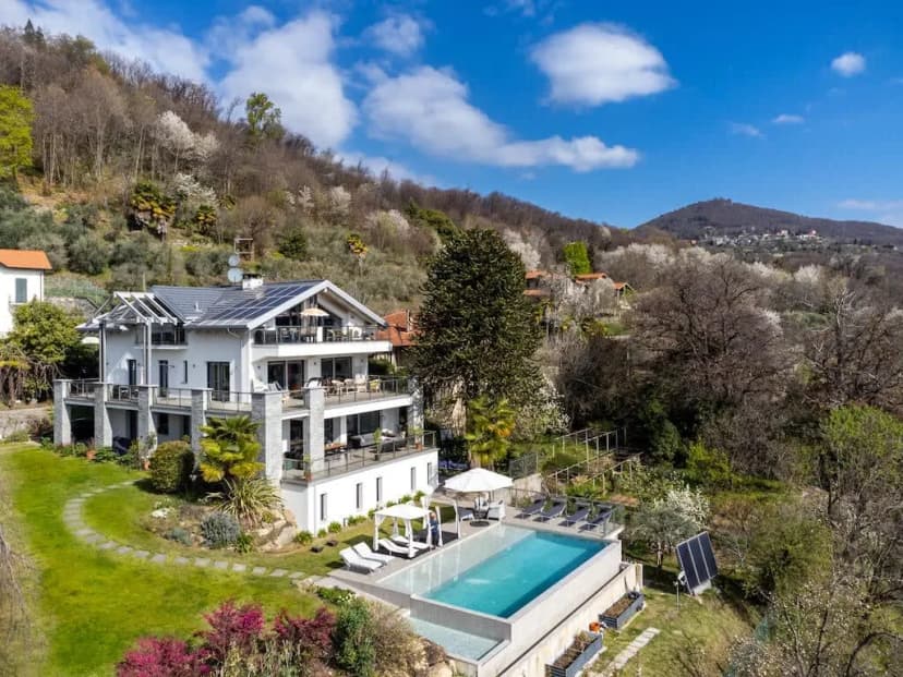 Lakeside Three Bedroom Apartment in Lake Maggiore