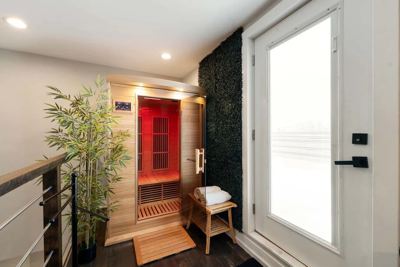 Bucktown Home - Rooftop Deck, Game Rm, & Garage  photo 3