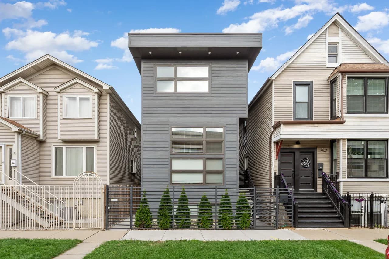 Bucktown Home - Rooftop Deck, Game Rm, & Garage  photo 5