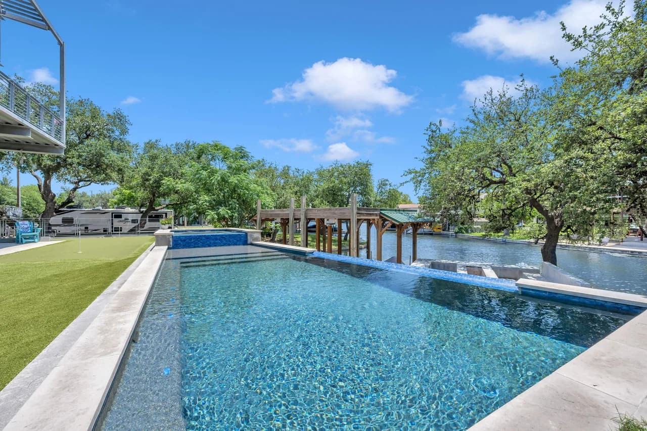 Elevated Four Bedroom Retreat in Austin photo 3