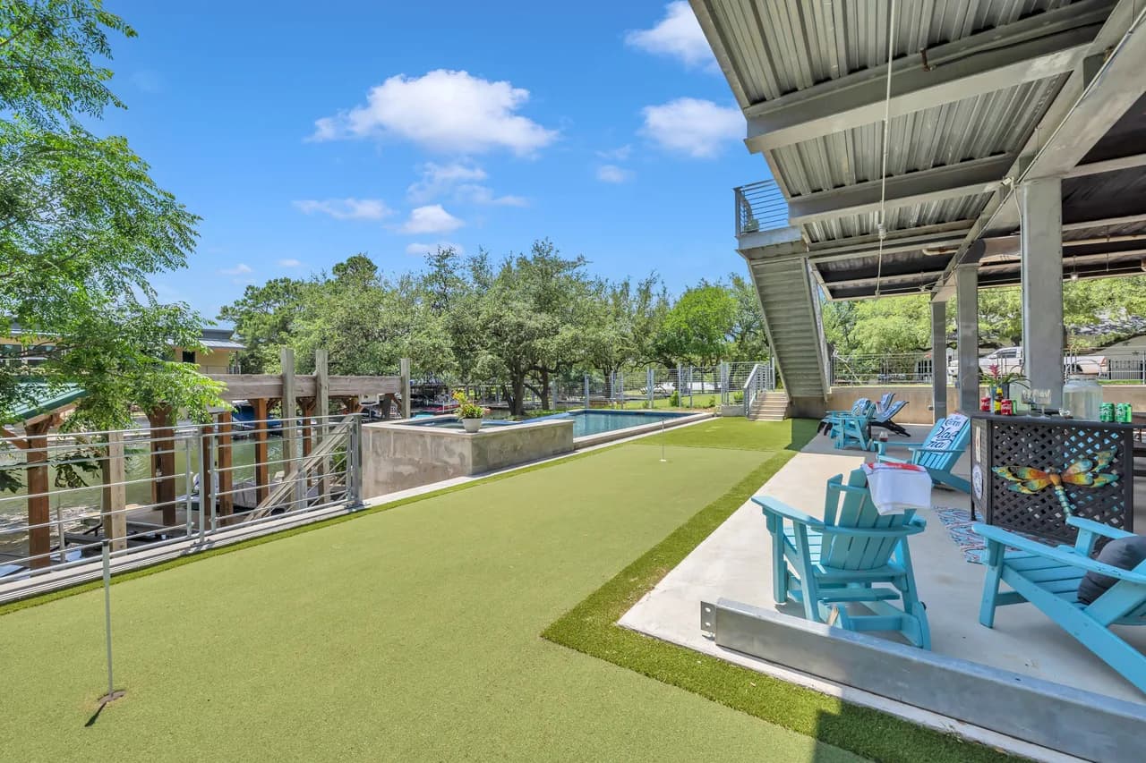 Elevated Four Bedroom Retreat in Austin photo 5