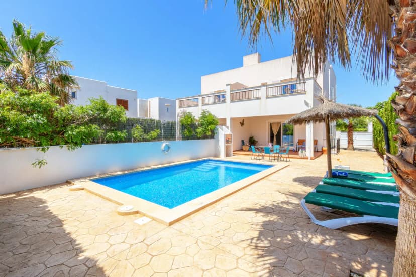 Villa Lagoa | Saltwater Pool & Walk to the Beach