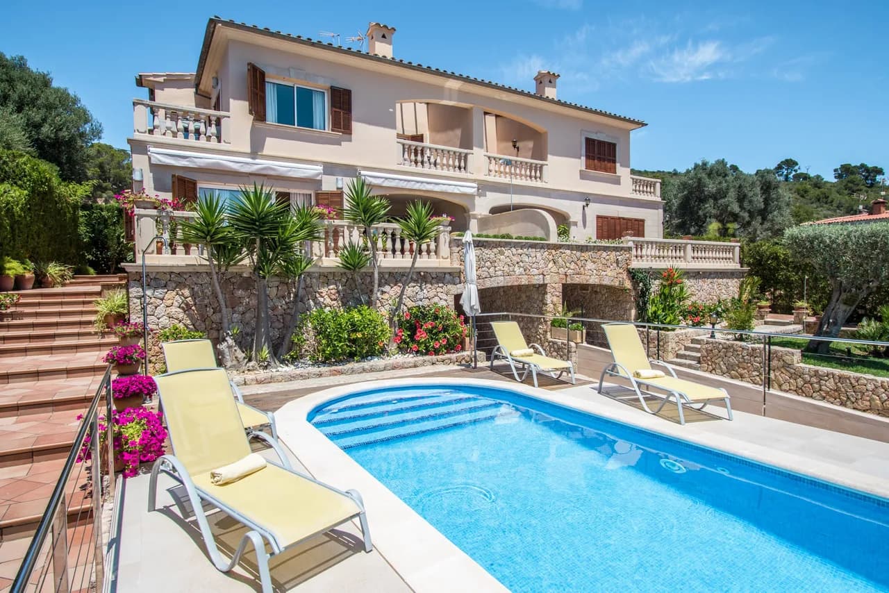 Beachfront Four Bedroom Villa in Alcudia, Mallorca