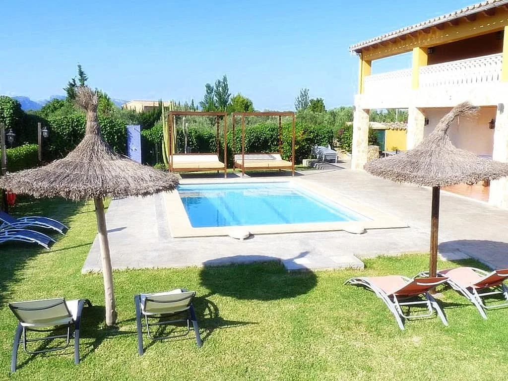 Coastal Six Bedroom Villa in Alcudia Mallorca, foto 2