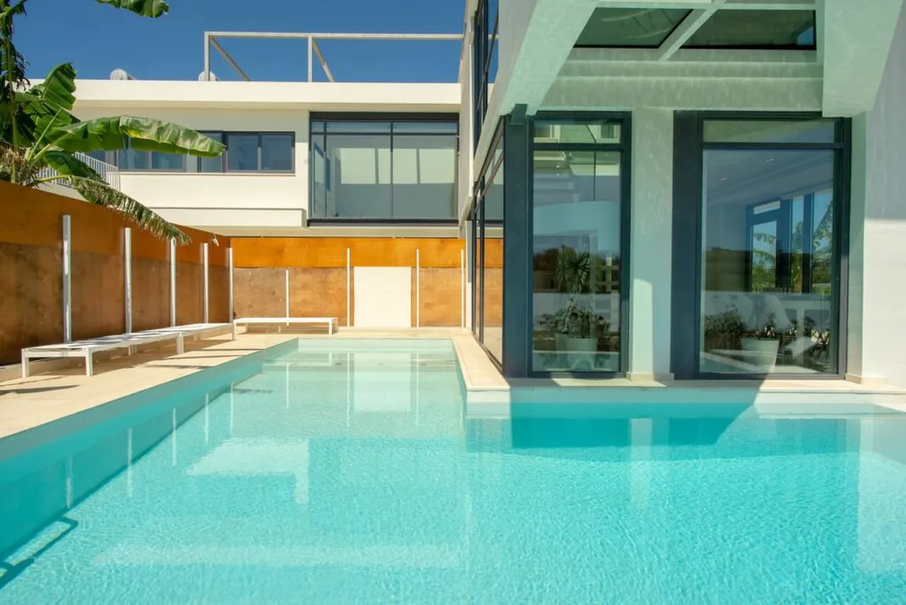 Stunning Villa with Seaview Minutes from The Beach photo 5