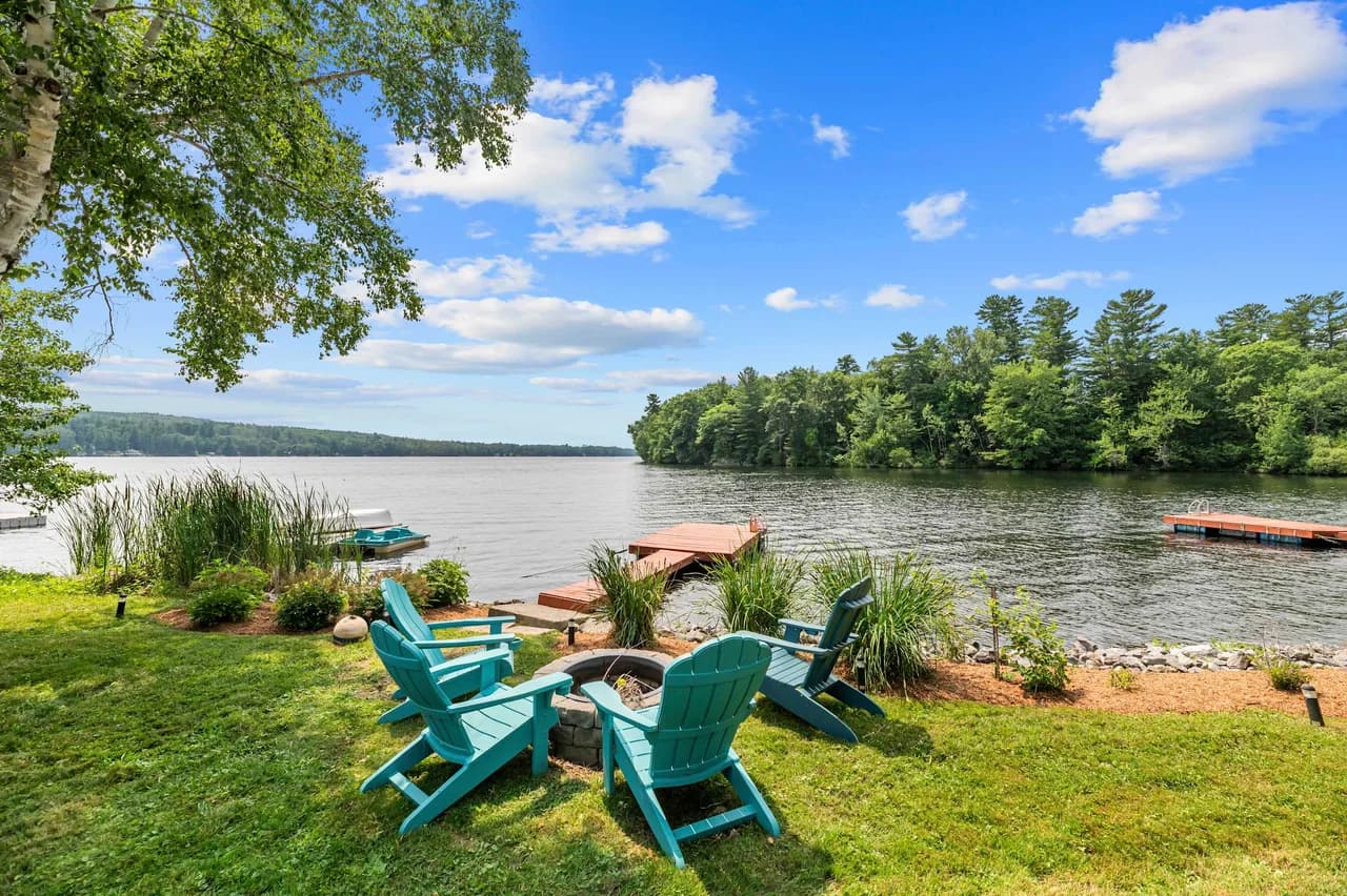 Little Landing Cottage Lakefront Dock Kayaks photo 3