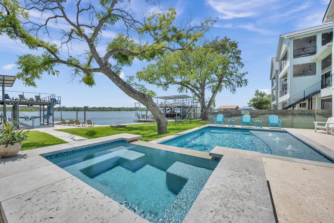 Lakeside Retreat with Concierge Services in Austin photo 2