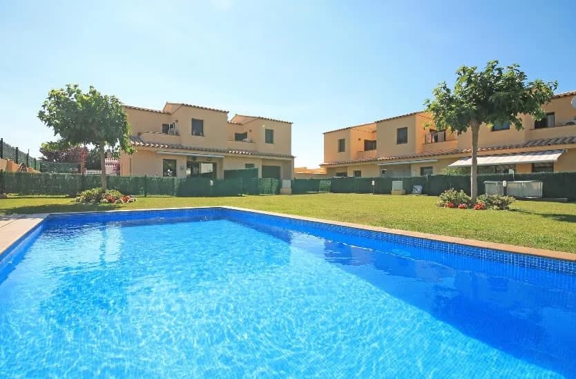 Villa Éblouissante avec jardin privé, photo 2