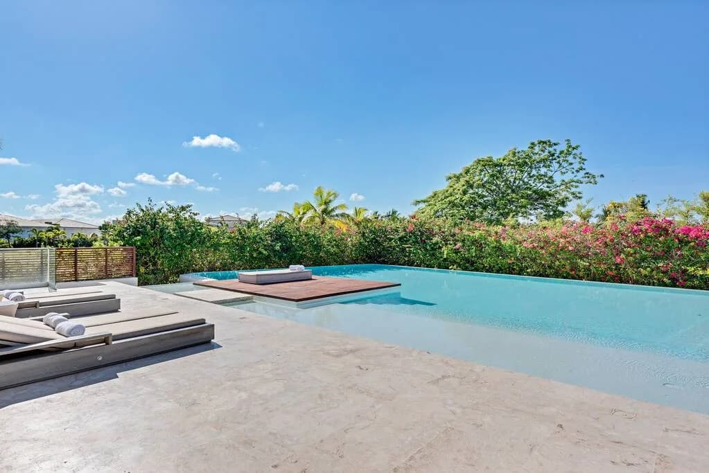 Modern oasis stunning views of golf course & river photo 5