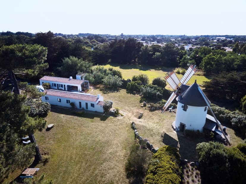 Unique Windmill And Farmhouse With Timeless Beauty