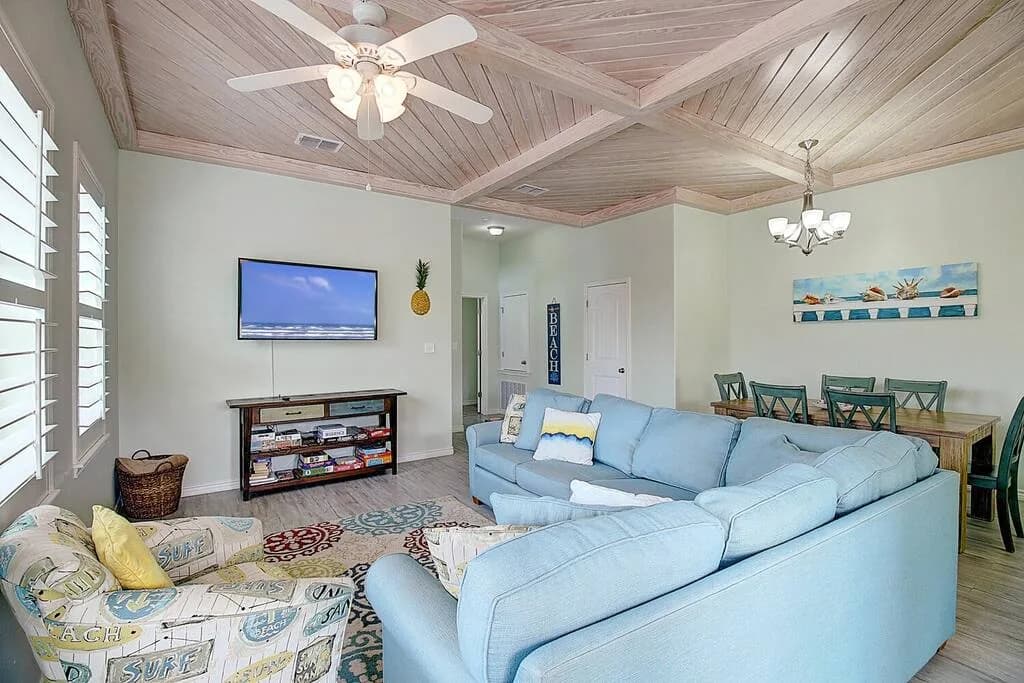 Piggy's Perch- 2 Balconies | Direct Pool Access photo 3