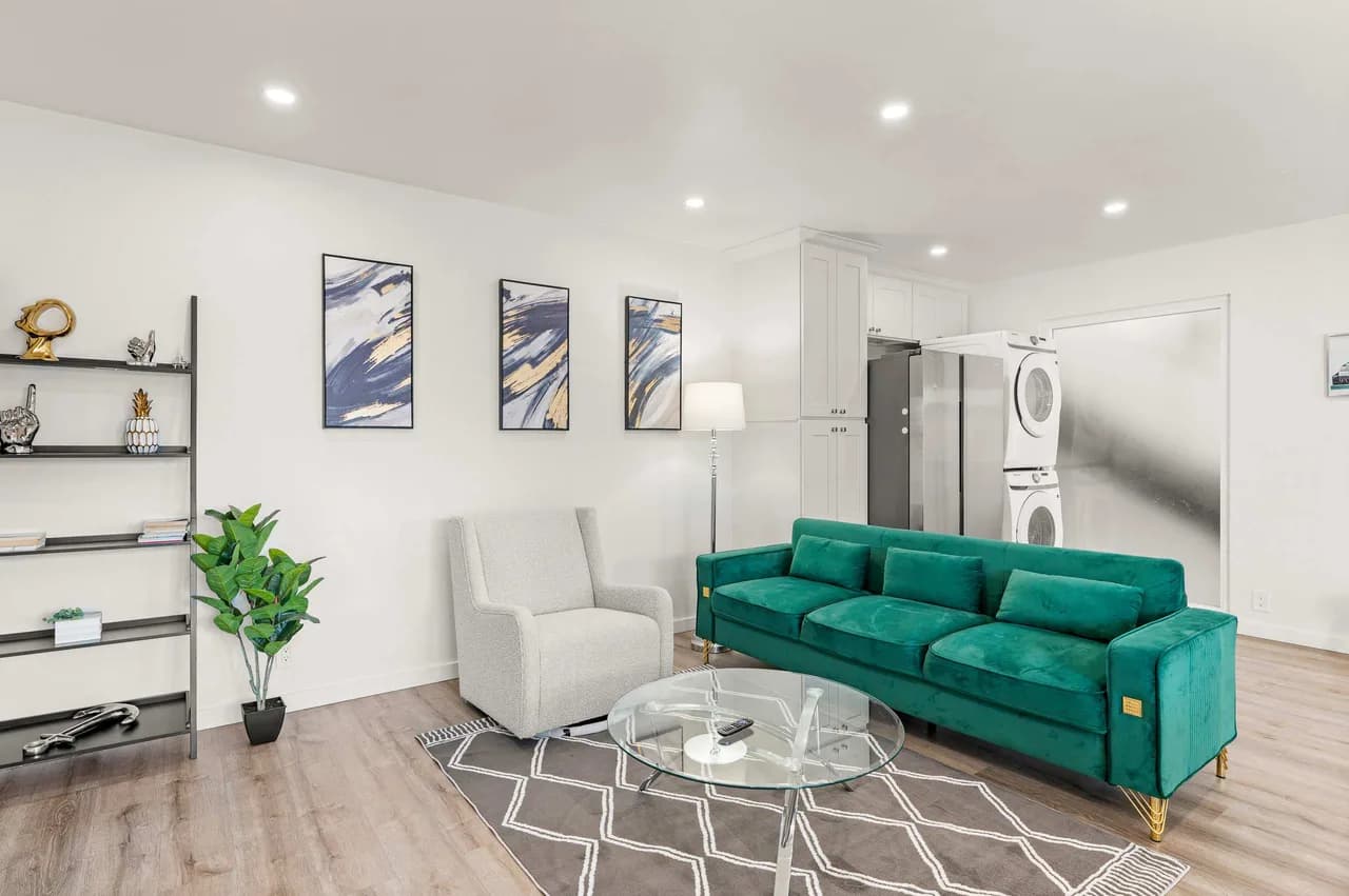 Private Balcony Two Bedroom Villa in Altadena California, Foto 4