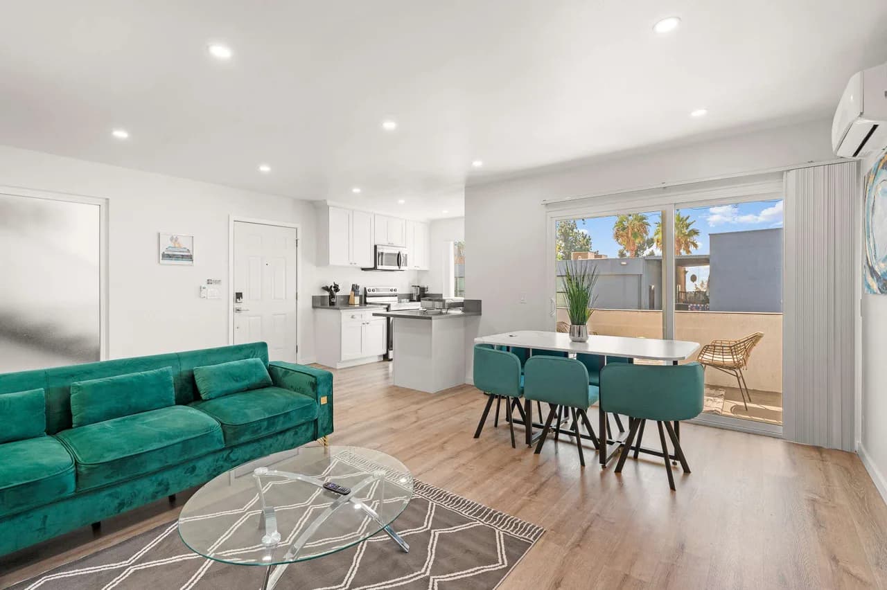 Private Balcony Two Bedroom Villa in Altadena California, Foto 5