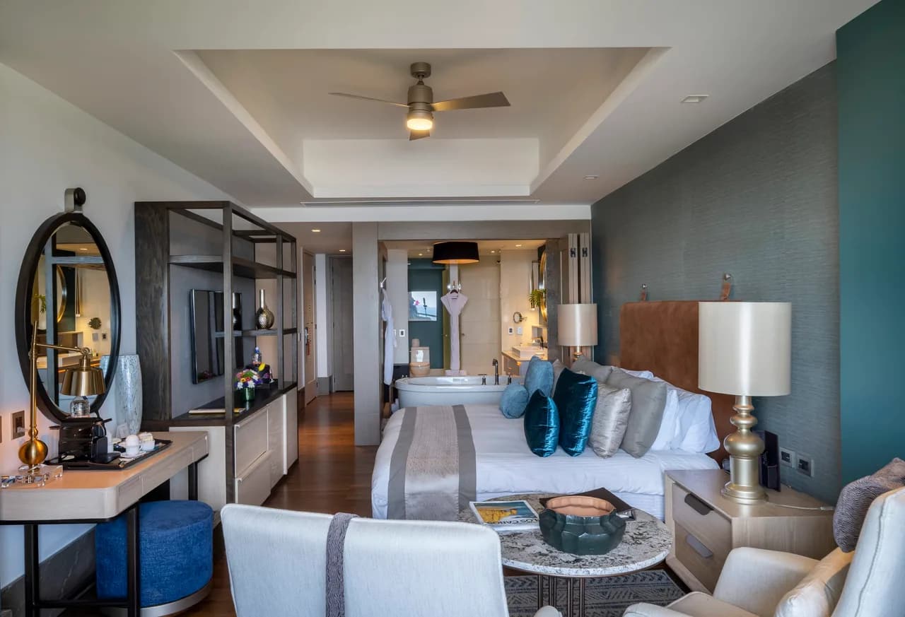 Beautiful Beachfront Penthouse with Infinity Pool, foto 5