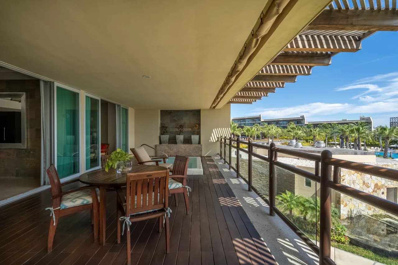 Luxurious 2 Bed Villa And 2 Jacuzzis photo 4