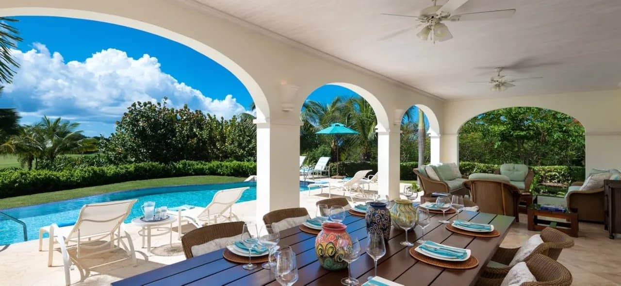 Stunning 6br Villa in 5 Star Location photo 4