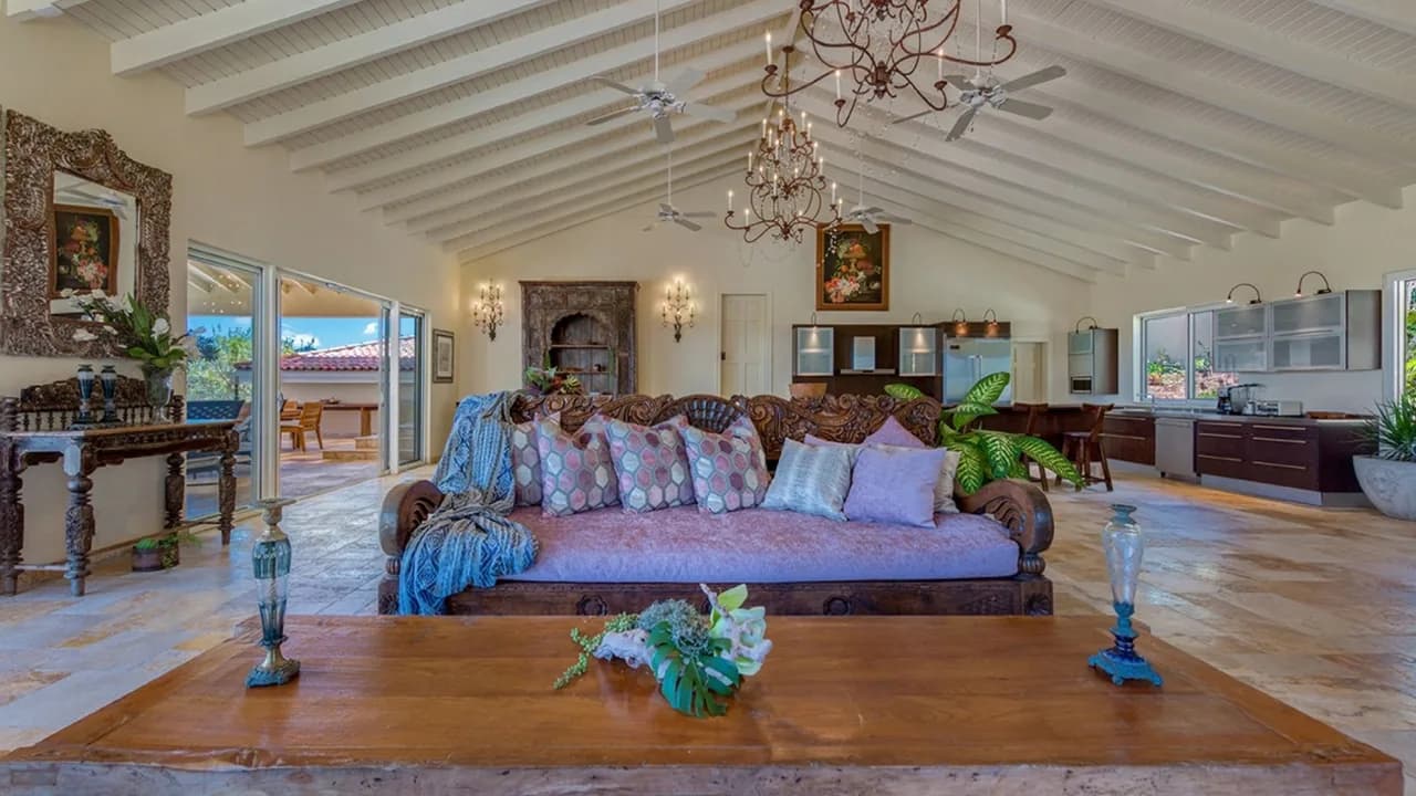 ELEGANTLY DESIGNED 6BR VILLA WITH SEA VIEW photo 4
