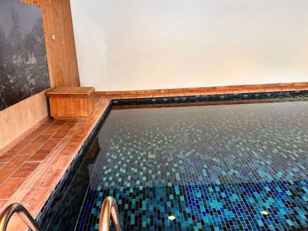 Serene Chalet With Shared Pool and Spa photo 5