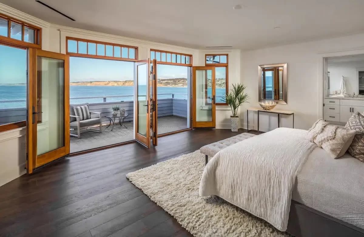 Beachfront Three Bedroom Retreat in San Diego