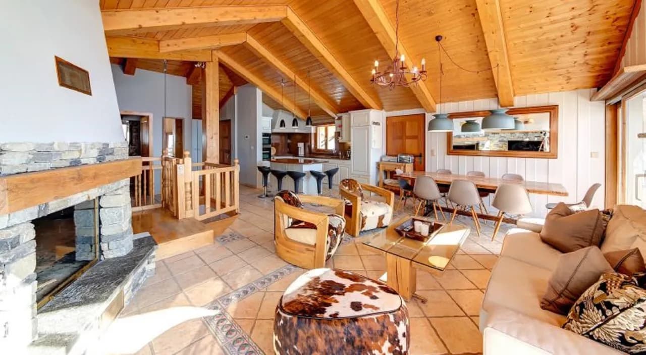 Spacious Home With Excellent Mountain Veiws, photo 2