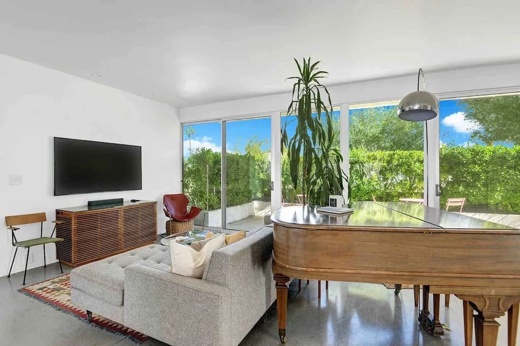 Historic Poolside Villa in Palm Springs