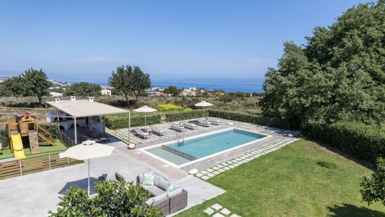 Spectacular Villa With Breathtaking Views