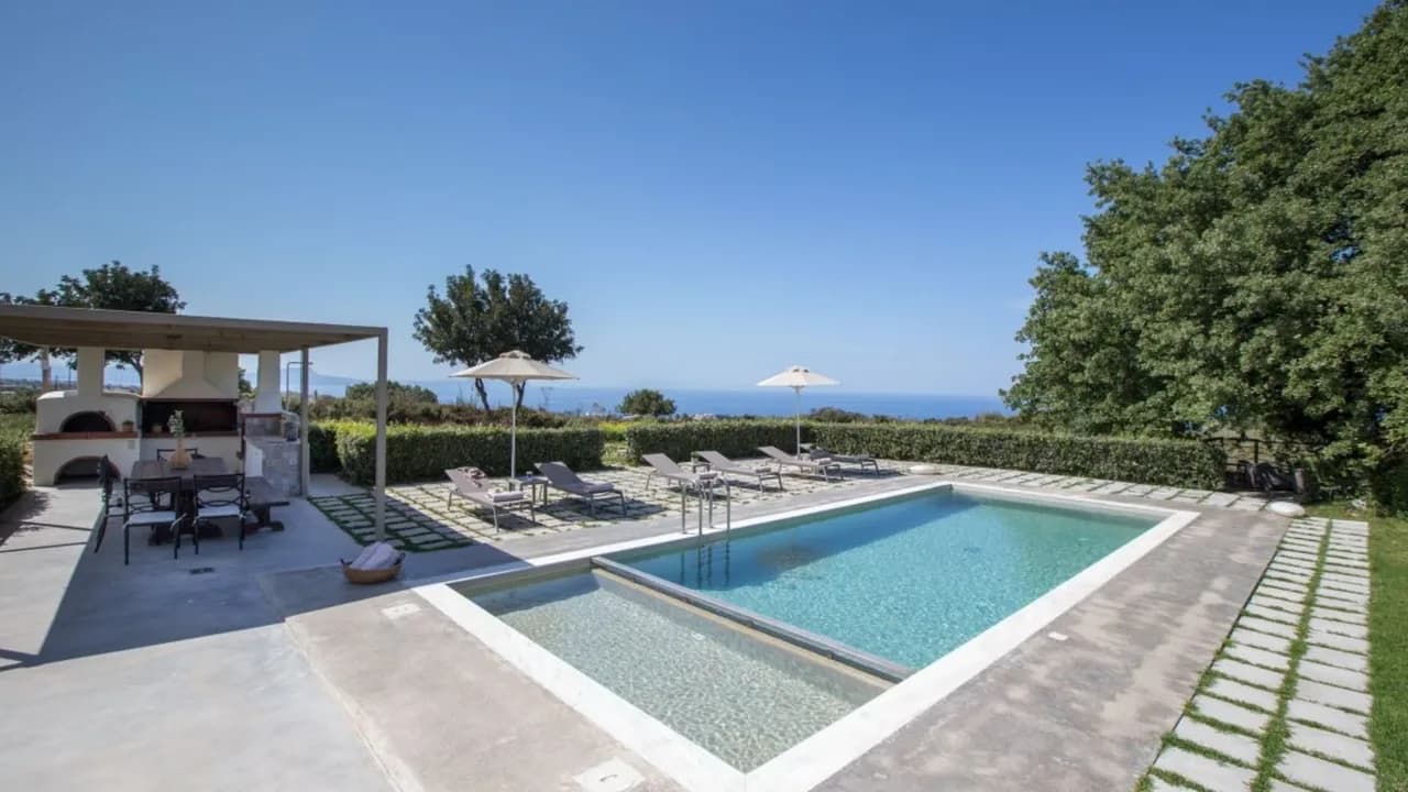 Spectacular Villa With Breathtaking Views photo 4