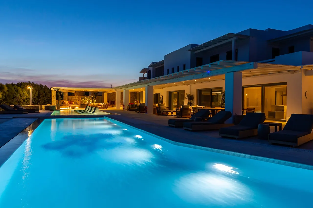 Entspannende 17BR Villa mit Deluxe Pool-Liegen, Foto 3