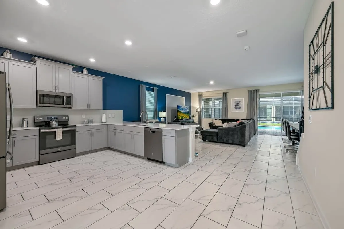 Charming Home, Ideal Location, Spacious, Game Room photo 5