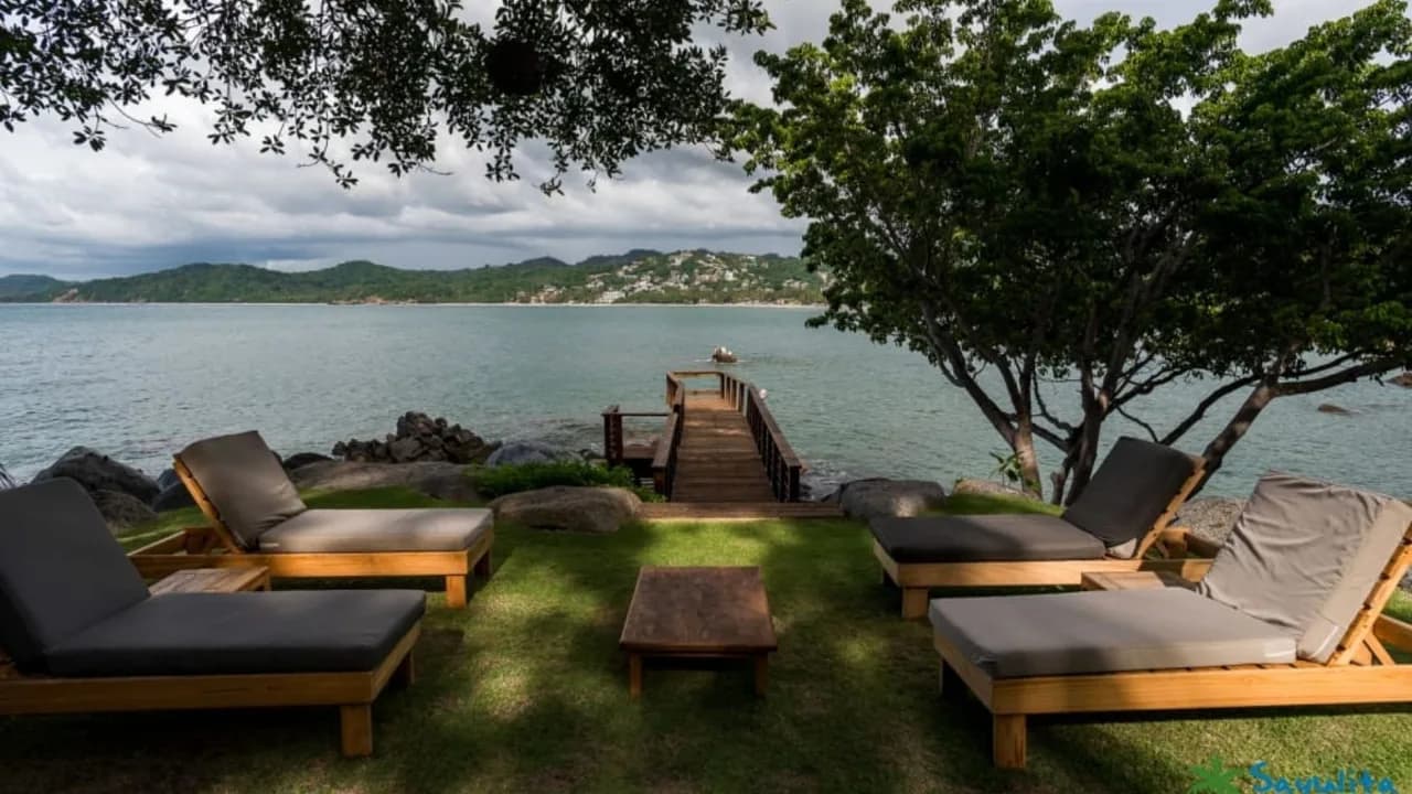 Grand 6BR Oceanfront Villa With Lush Jungle Views, photo 3
