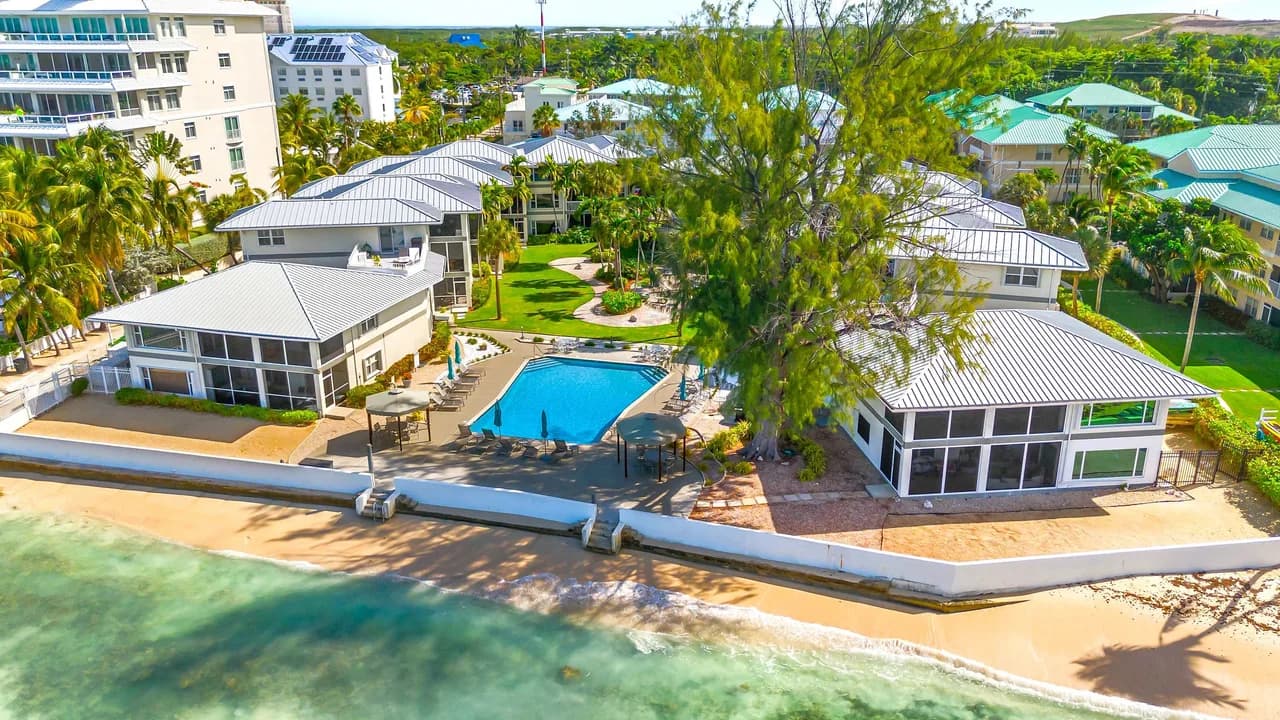 Beautiful 3 Bedroom Beachfront 7-Mile Condo photo 5