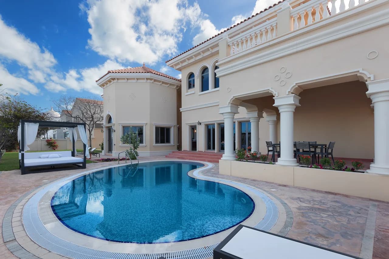 Palm Jumeirah Strandfront XL Villa mit privatem Pool