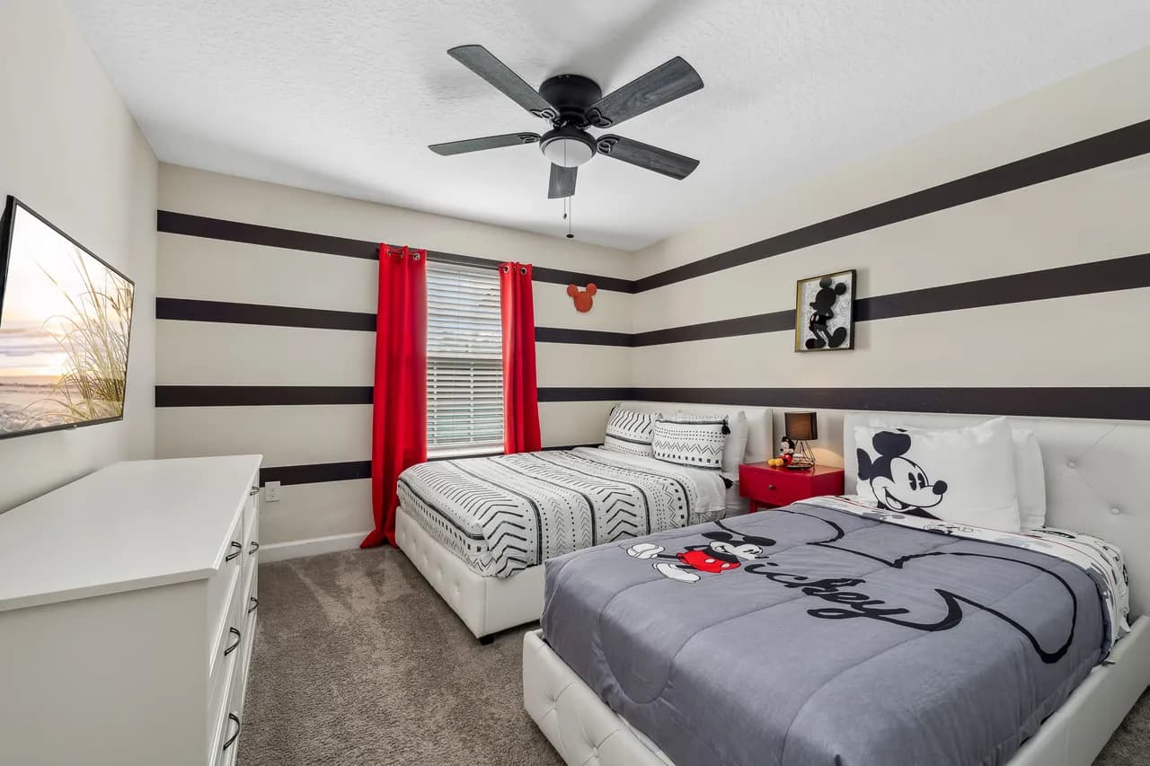 Townhome near Disney w/ private pool photo 3