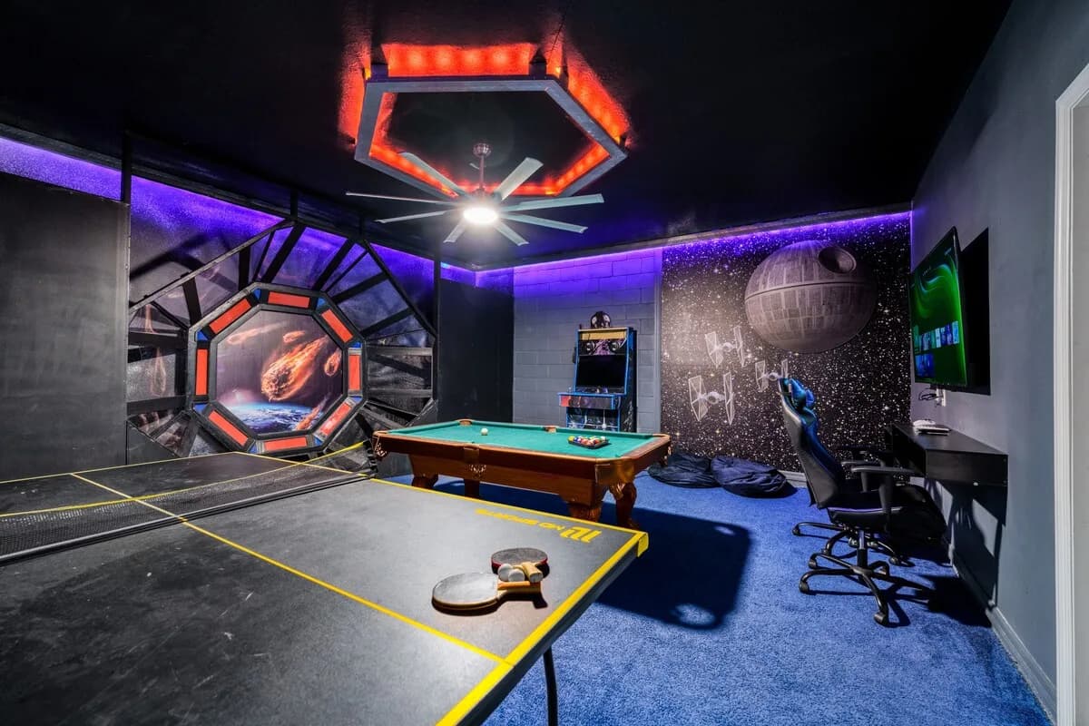 Themenhaus mit 7 Schlafzimmern, beheiztem Pool und Spielzimmer, Foto 2