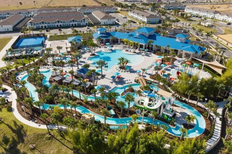 Themenhaus mit 7 Schlafzimmern, beheiztem Pool und Spielzimmer, Foto 4